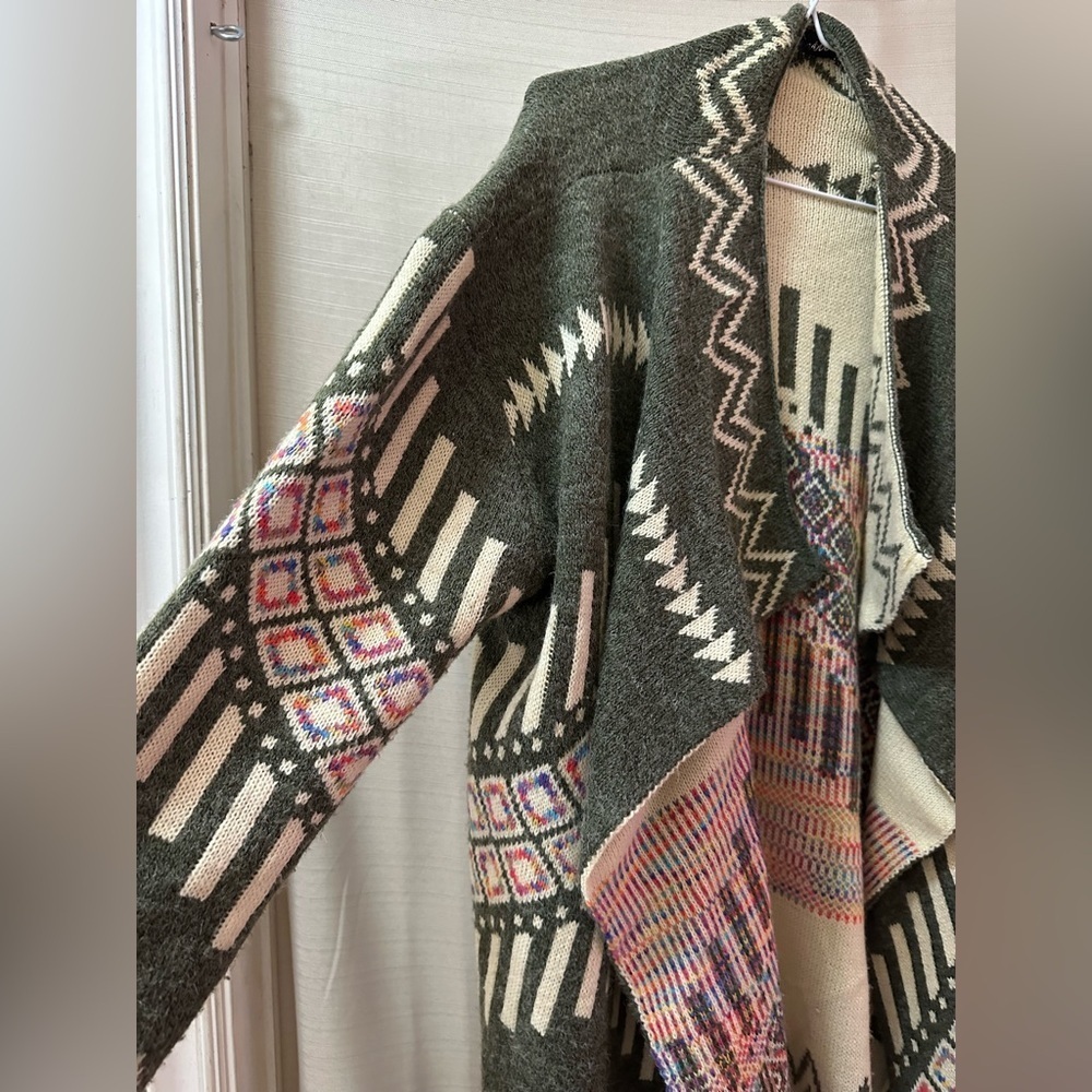 Aztec Tribal Waterfall Knit Cardigan – Wool Blend – Open Front – One Size/Flowy - Picture 4 of 5